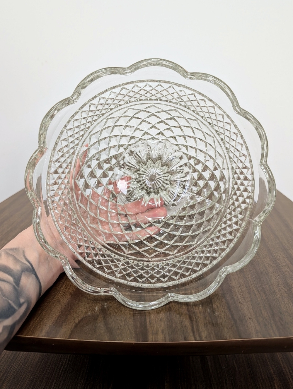 Vintage Anchor Hocking Wexford Pattern Footed Glass Salad Or Parfait Bowl - Picture 4 of 8